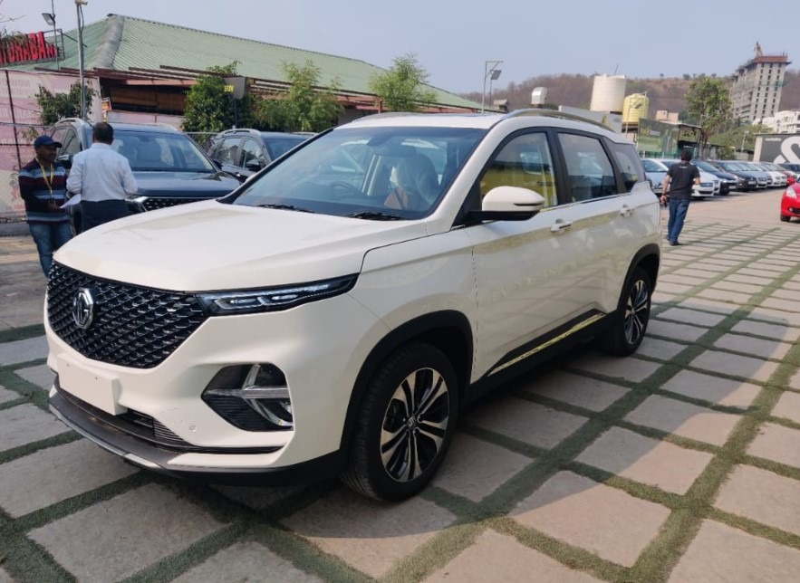 Used MG Hector Shine SUV in Noida - Automatic, 26,000 km, priced at ₹11,50,000.